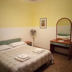Konukevi Silvano, Bolonya