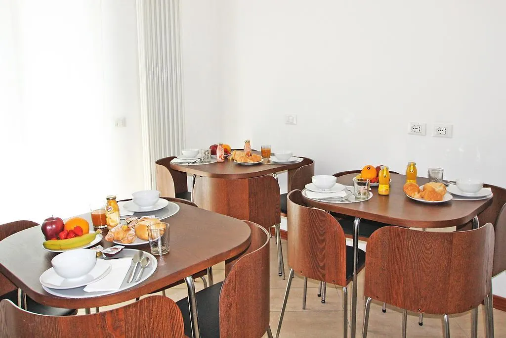 Bologna Inn Couette-café